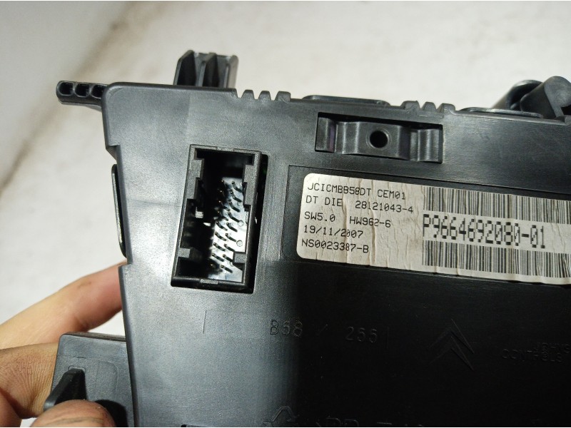 Recambio de pantalla multifuncion para citroën c4 picasso exclusive referencia OEM IAM P9664692080 P9664692080 P9664692080