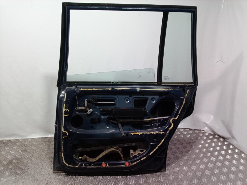 Recambio de puerta trasera derecha para volvo serie 940 berlina/familiar 2.3 gle berlina referencia OEM IAM   