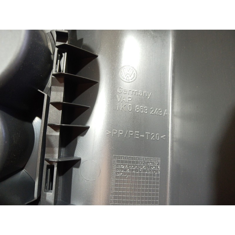 Recambio de consola central tras. para volkswagen golf v berlina (1k1) conceptline (e) referencia OEM IAM 1K0863243A 1K0863243A 