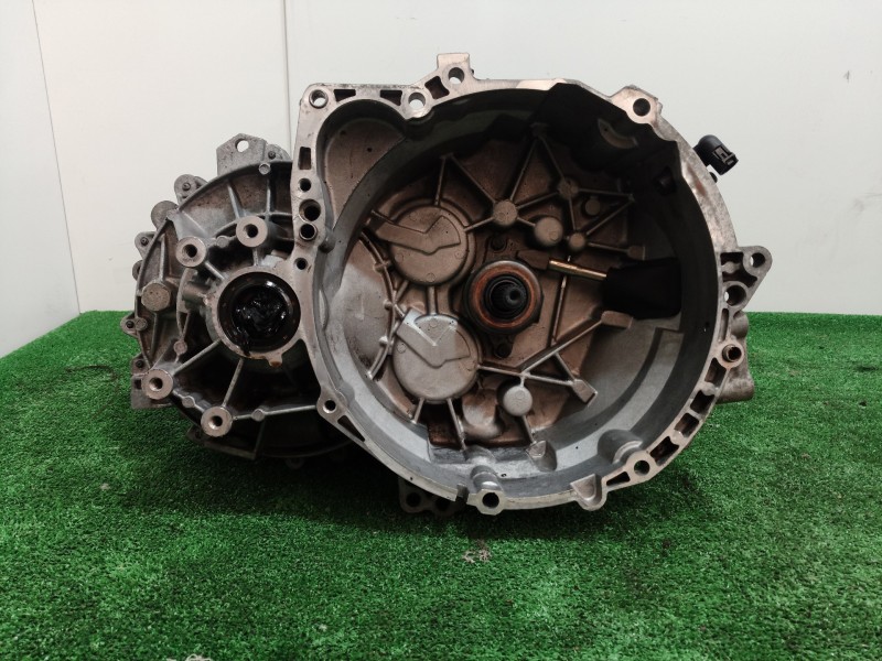 Recambio de caja cambios para volvo v40 familiar 1.9 d referencia OEM IAM P30616141 P30616141 P30616141