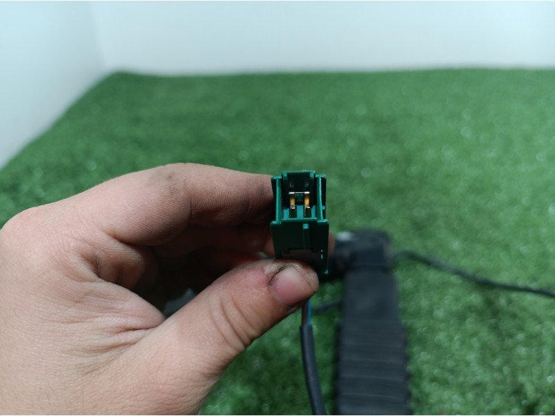 Recambio de pretensor airbag izquierdo para opel tigra twin top edition referencia OEM IAM   