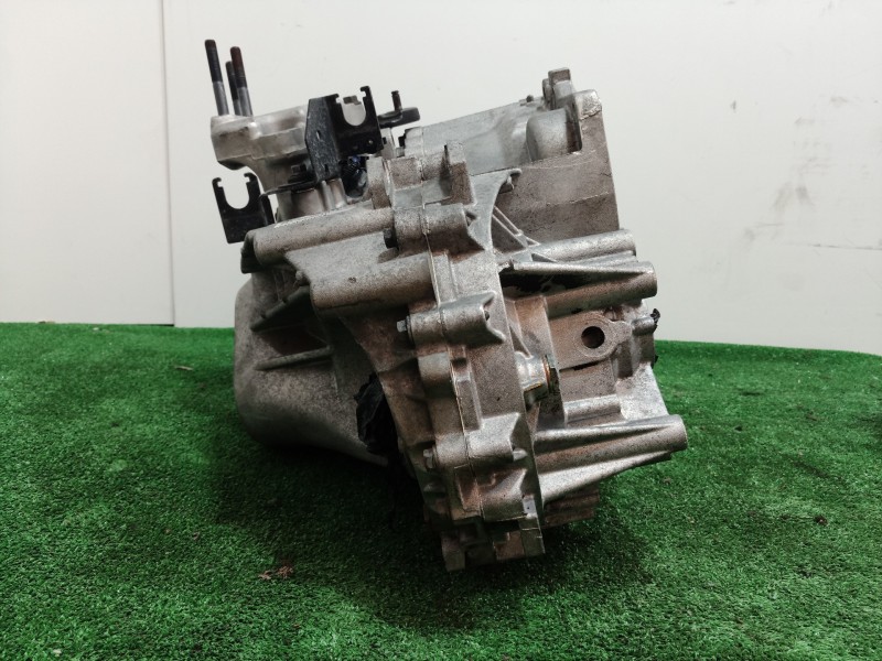 Recambio de caja cambios para volvo v40 familiar 1.9 d referencia OEM IAM P30616141 P30616141 P30616141