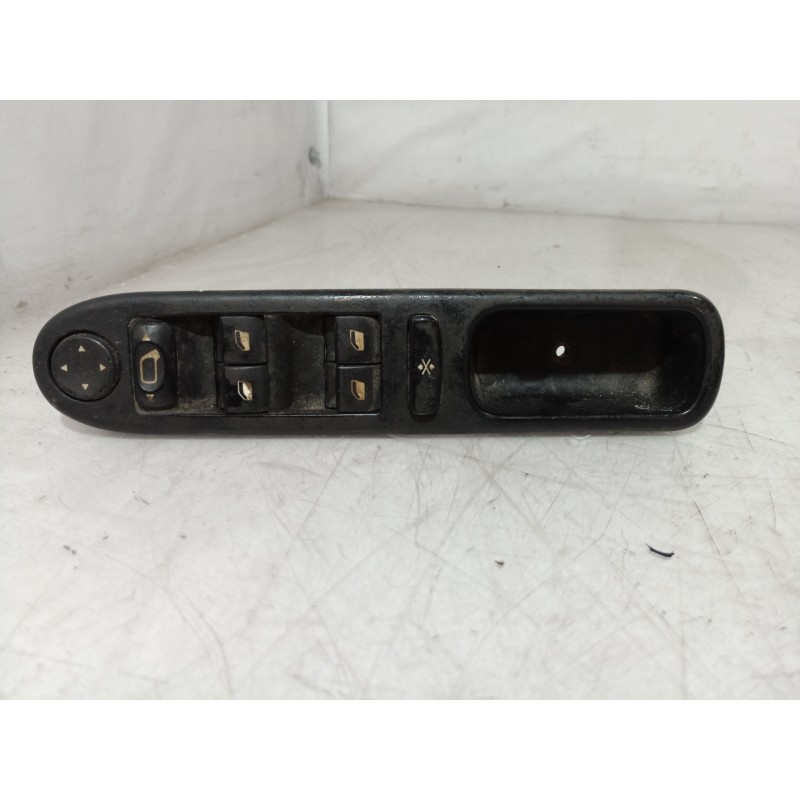 Recambio de mando elevalunas delantero izquierdo para peugeot 307 (s1) xs referencia OEM IAM 53269704 53269704 53269704