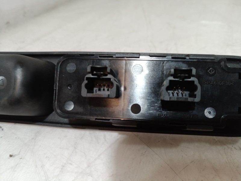 Recambio de mando elevalunas delantero izquierdo para peugeot 307 (s1) xs referencia OEM IAM 53269704 53269704 53269704