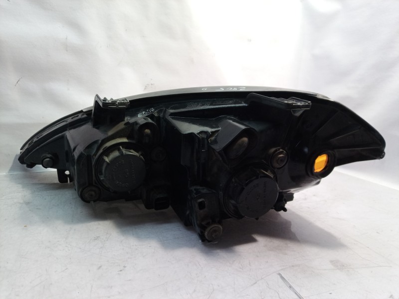 Recambio de faro derecho para ssangyong kyron 200 xdi limited referencia OEM IAM   