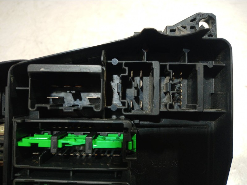 Recambio de caja reles / fusibles para mazda 626 monovolumen (gw) 2.0 exclusive (85kw) referencia OEM IAM   