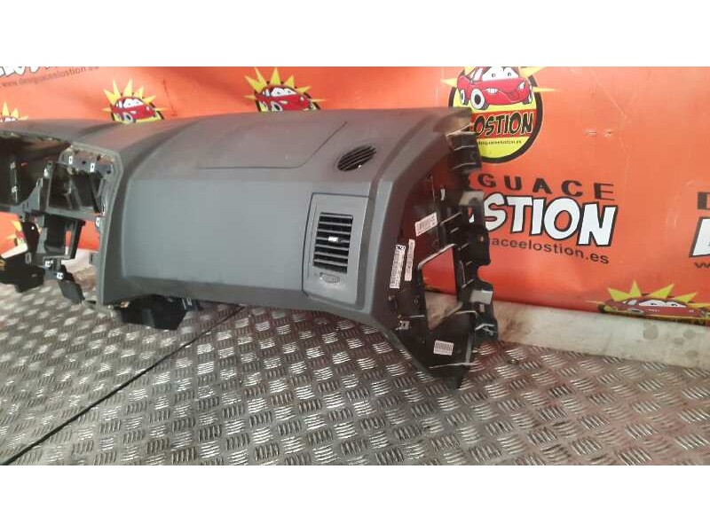 Recambio de salpicadero para ssangyong kyron 200 xdi limited referencia OEM IAM   