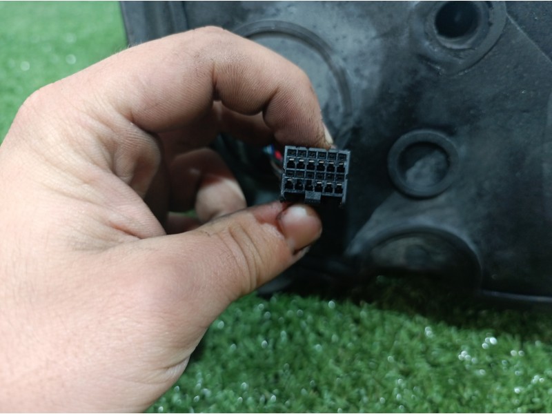 Recambio de retrovisor izquierdo para chrysler grand voyager limited referencia OEM IAM 04894415 04894415 04894415