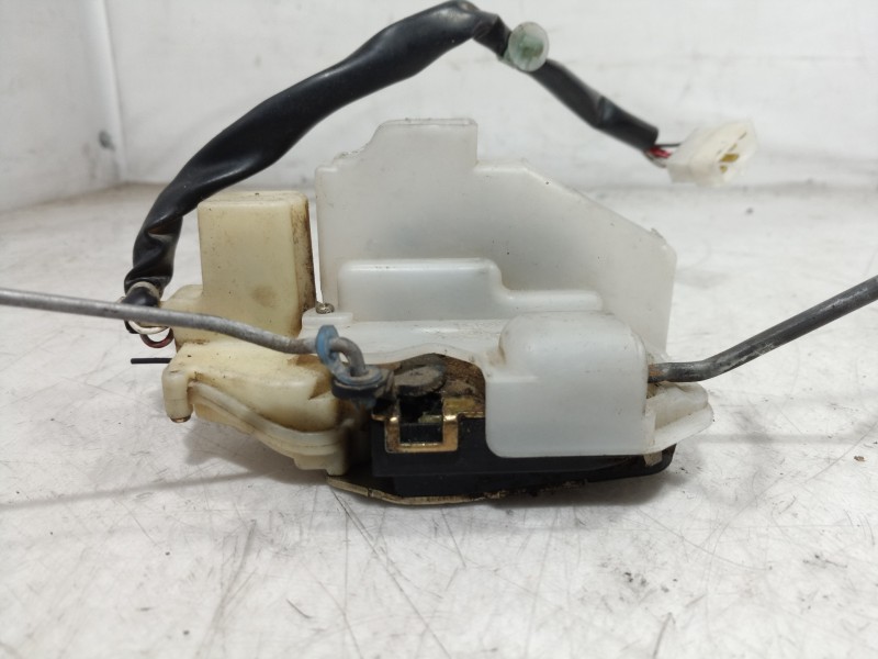 Recambio de cerradura puerta delantera izquierda para mazda 626 monovolumen (gw) 2.0 exclusive (85kw) referencia OEM IAM   