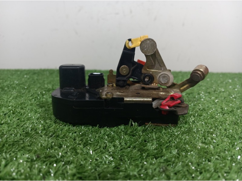 Recambio de cerradura puerta delantera derecha para chrysler grand voyager limited referencia OEM IAM   