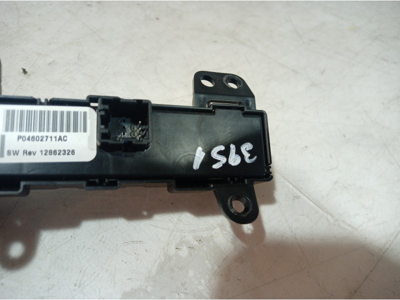 Recambio de warning para dodge caliber s referencia OEM IAM P04602711AC P04602711AC P04602711AC