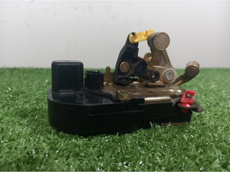 Recambio de cerradura puerta delantera derecha para chrysler grand voyager limited referencia OEM IAM   