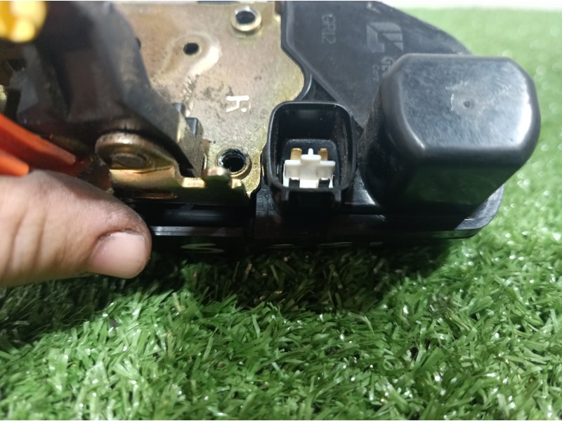 Recambio de cerradura puerta delantera derecha para chrysler grand voyager limited referencia OEM IAM   