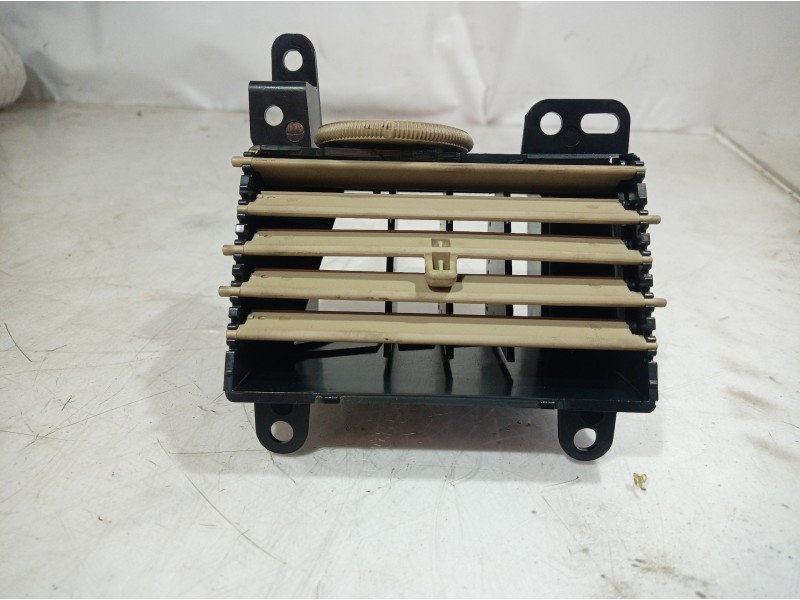 Recambio de rejilla aireadora para dodge caliber s referencia OEM IAM L0049250AA01 L0049250AA01 L0049250AA01