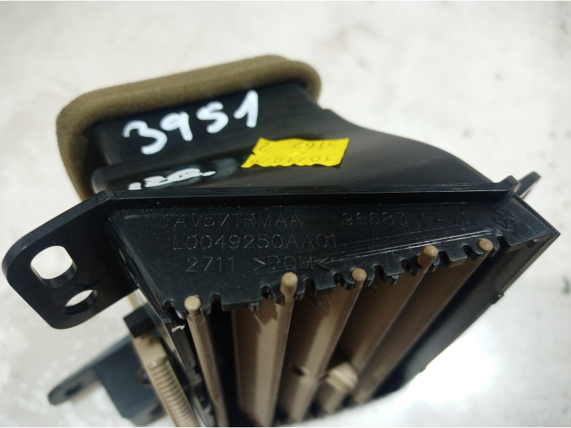 Recambio de rejilla aireadora para dodge caliber s referencia OEM IAM L0049250AA01 L0049250AA01 L0049250AA01