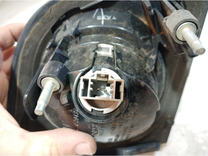 Recambio de faro antiniebla izquierdo para mazda 3 berlina (bk) referencia OEM IAM P2913 P2913 P2913