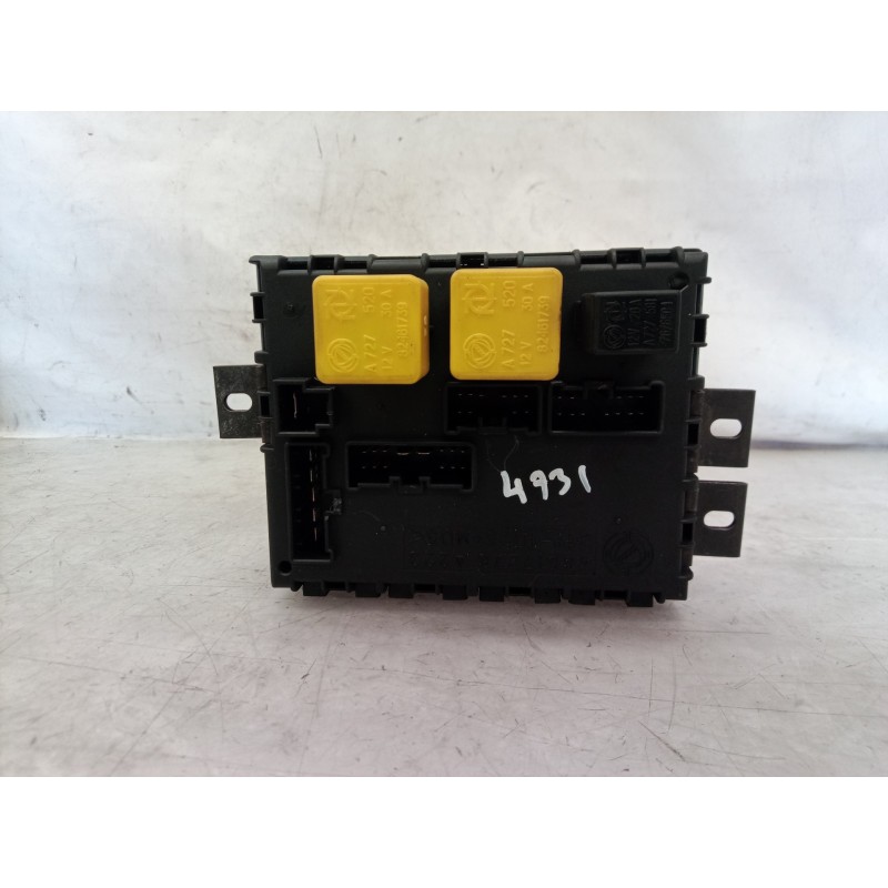 Recambio de caja reles / fusibles para fiat multipla (186) jtd 105 elx eleganza referencia OEM IAM 46517276 46517276 46517276
