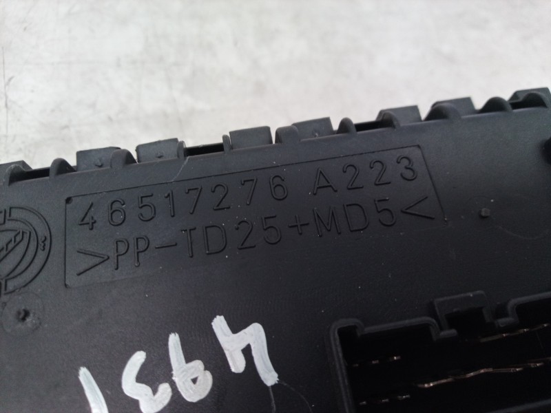 Recambio de caja reles / fusibles para fiat multipla (186) jtd 105 elx eleganza referencia OEM IAM 46517276 46517276 46517276