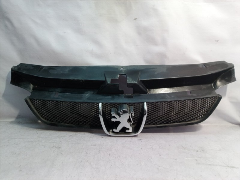 Recambio de rejilla delantera para peugeot 406 break (s1/s2) referencia OEM IAM   