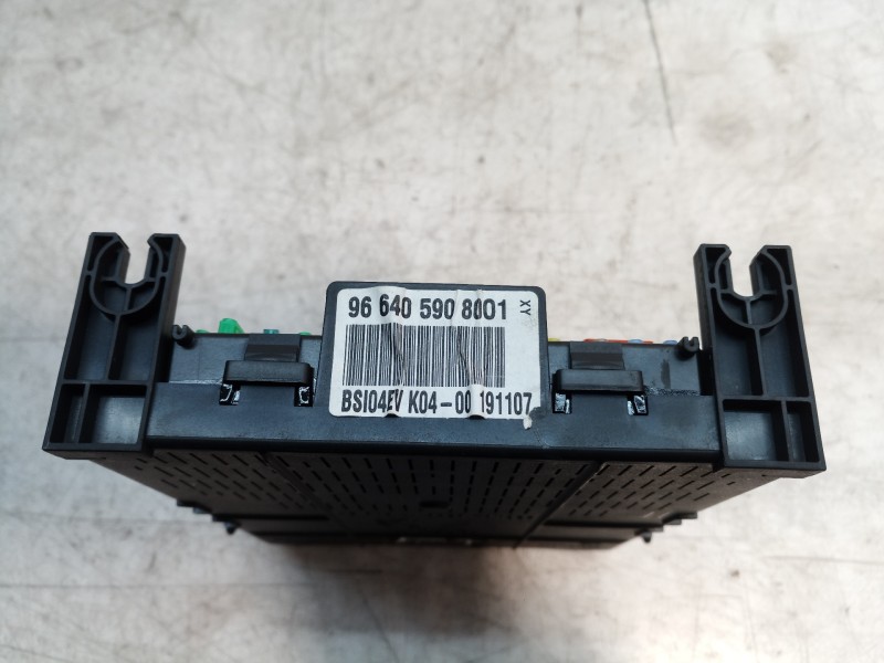 Recambio de caja reles / fusibles para citroën c4 picasso exclusive referencia OEM IAM 281208364 281208364 966405908001