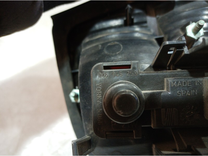 Recambio de piloto trasero maletero derecho para seat leon (1m1) referencia OEM IAM 1M6945259 1M6945259 1M6945259