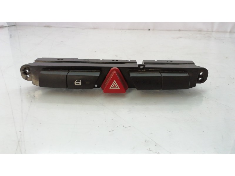 Recambio de warning para kia cee´d referencia OEM IAM    Recambio de warning para kia cee´d referencia OEM IAM
