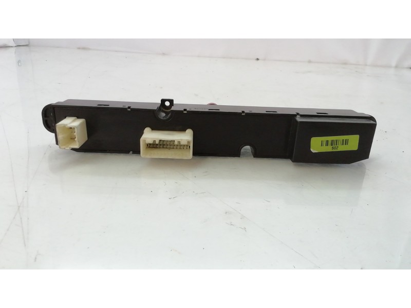 Recambio de warning para kia cee´d referencia OEM IAM    Recambio de warning para kia cee´d referencia OEM IAM