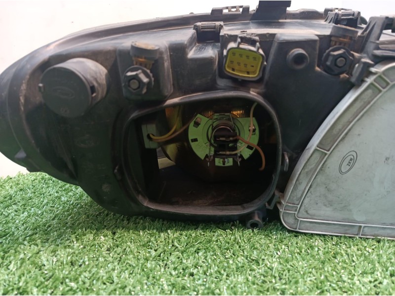 Recambio de faro izquierdo para chrysler grand voyager limited referencia OEM IAM 04857703ABF 04857703ABF 5870100000