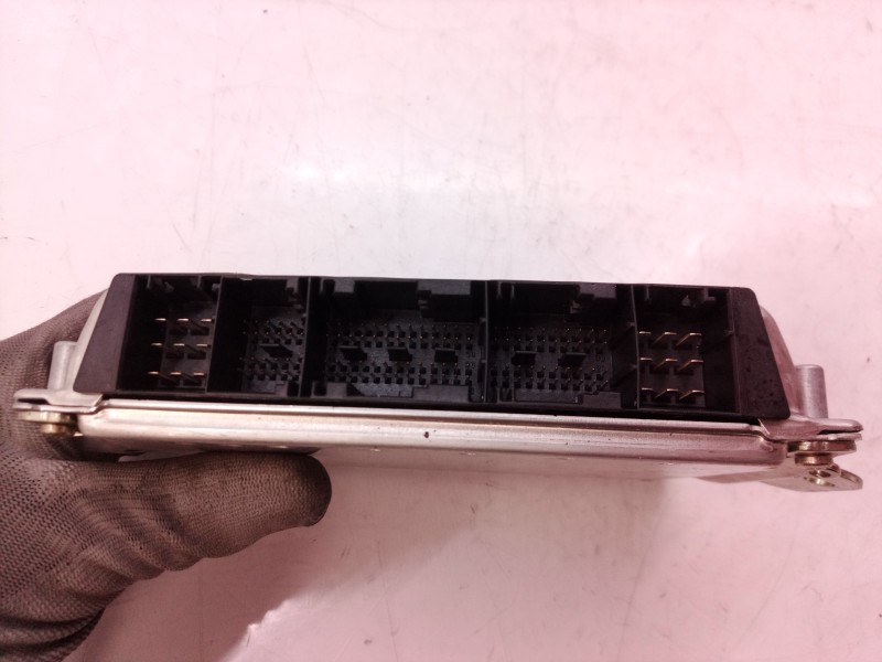 Recambio de centralita motor uce para nissan almera (n16/e) acenta referencia OEM IAM 0281010141 0281010141 237105M300