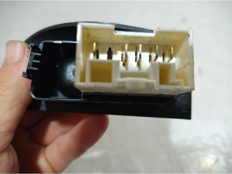 Recambio de mando elevalunas trasero derecho para fiat multipla (186) jtd 105 elx eleganza referencia OEM IAM   