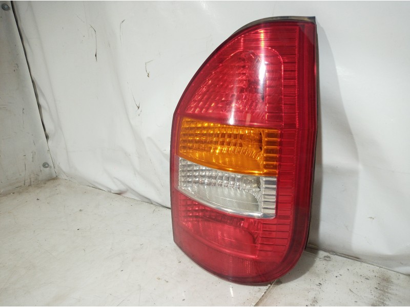 Recambio de piloto trasero derecho para opel zafira a elegance referencia OEM IAM  62281 62281