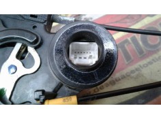 Recambio de cerradura puerta trasera derecha para toyota corolla (e12) 2.0 d-4d linea sol berlina referencia OEM IAM    2