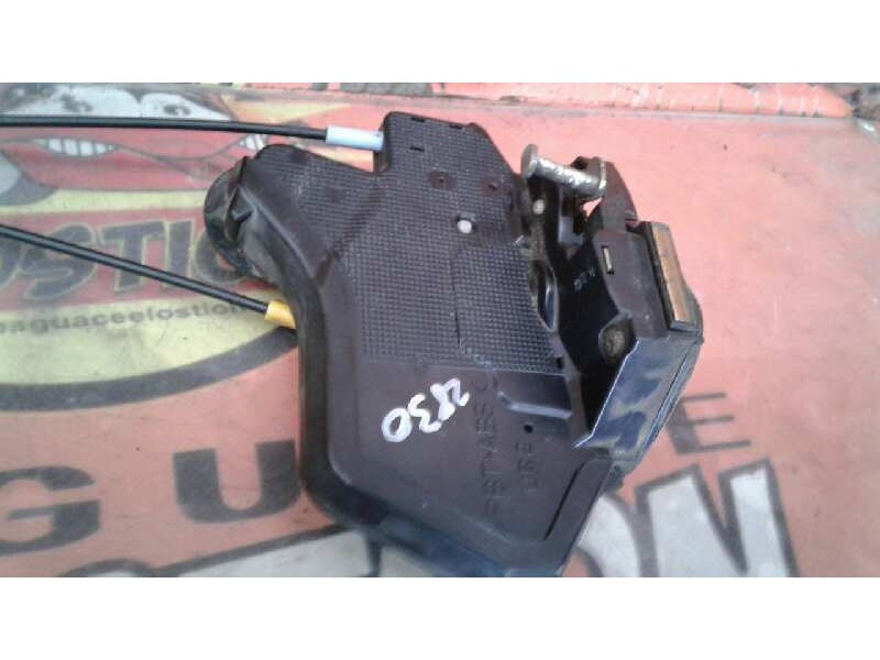 Recambio de cerradura puerta trasera derecha para toyota corolla (e12) 2.0 d-4d linea sol berlina referencia OEM IAM   