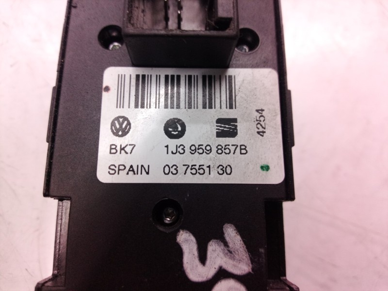 Recambio de mando elevalunas delantero izquierdo para seat leon (1m1) stella referencia OEM IAM 1J3959857B 1J3959857 1J3959857