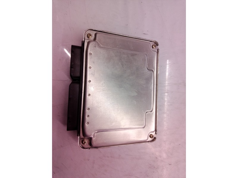 Recambio de centralita motor uce para volkswagen passat berlina (3b2) comfortline referencia OEM IAM 038906019BK 038906019 02810
