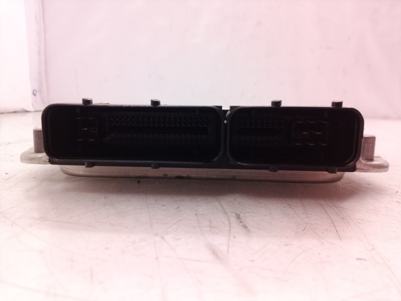 Recambio de centralita motor uce para volkswagen passat berlina (3b2) comfortline referencia OEM IAM 038906019BK 038906019 02810