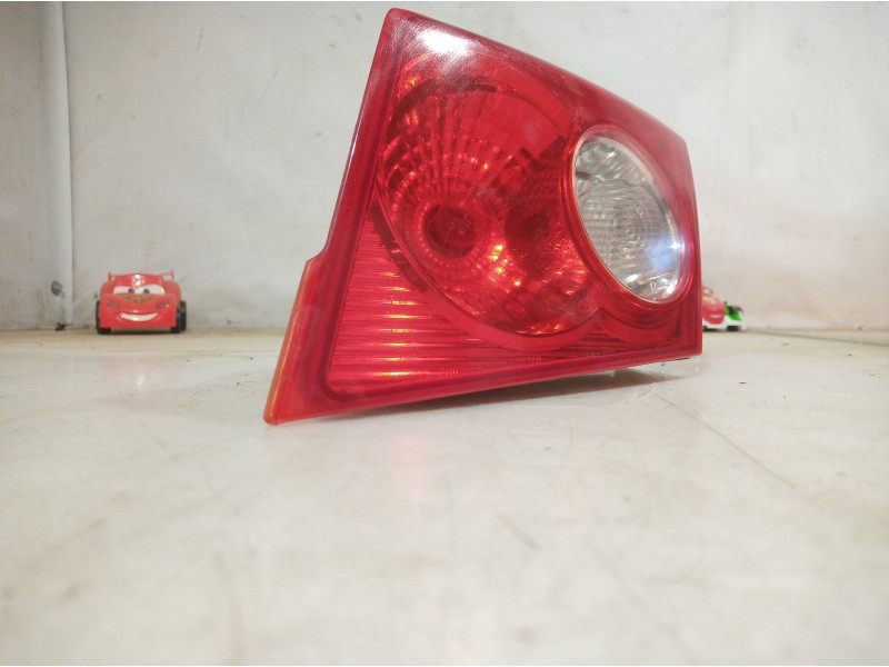 Recambio de piloto trasero maletero derecho para chevrolet lacetti referencia OEM IAM   