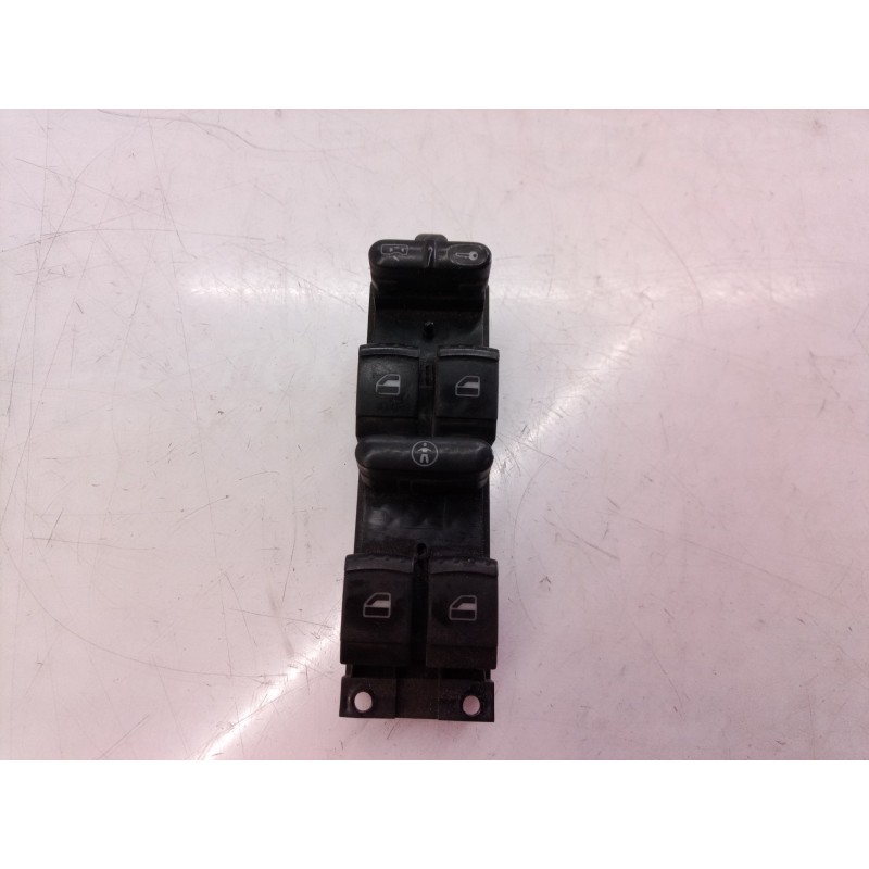 Recambio de mando elevalunas delantero izquierdo para volkswagen passat berlina (3b2) comfortline referencia OEM IAM F005S00011 