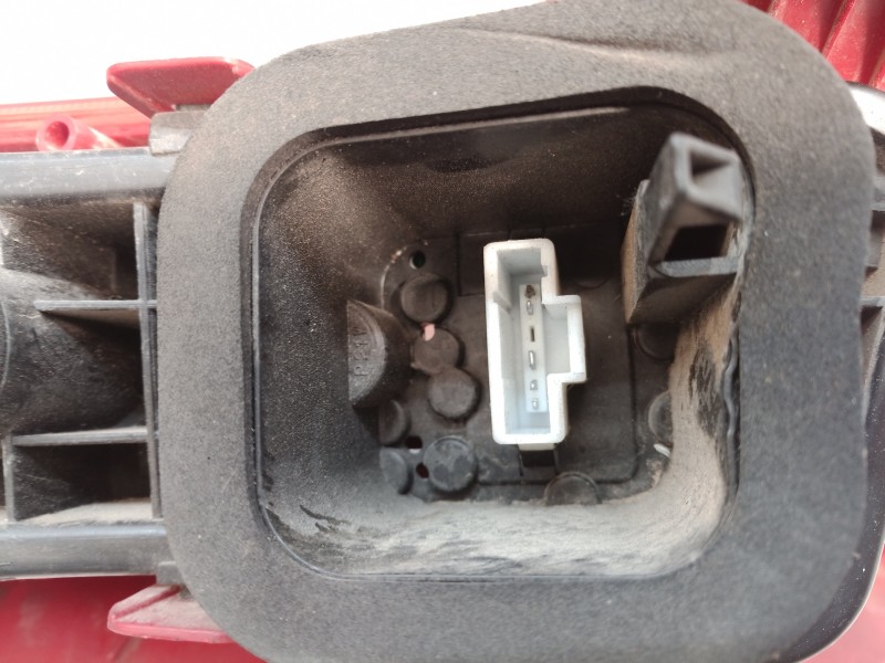 Recambio de piloto trasero izquierdo para peugeot 206 sw referencia OEM IAM   