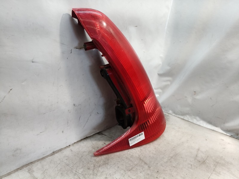 Recambio de piloto trasero izquierdo para peugeot 206 sw referencia OEM IAM   