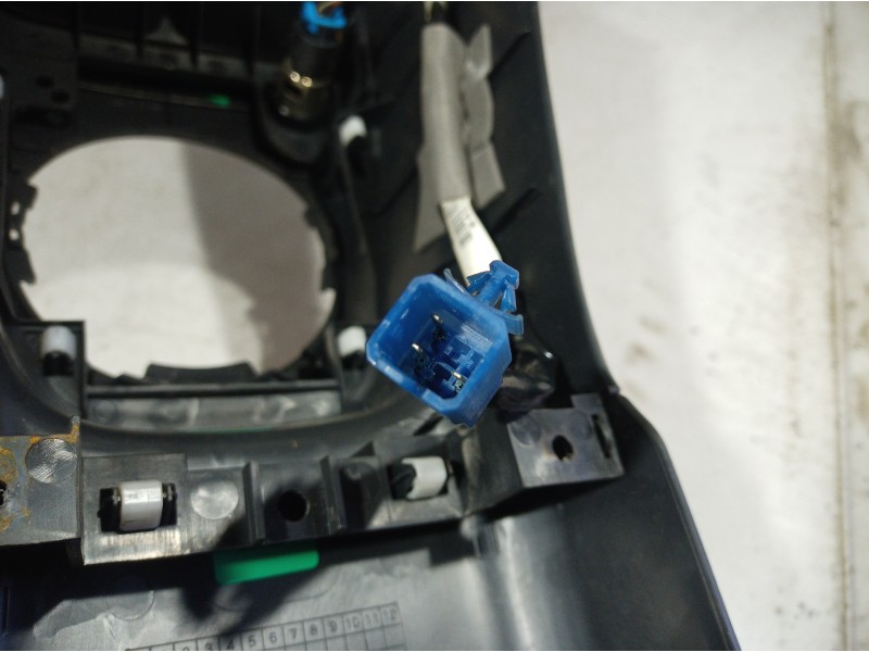 Recambio de consola central tras. para suzuki swift berlina (mz) 1.3 ddis diesel cat referencia OEM IAM   