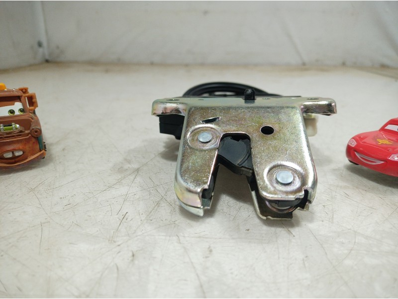 Recambio de cerradura maletero / porton para volkswagen passat berlina (3c2) edition referencia OEM IAM 4F5827505 4F5827505 4F58