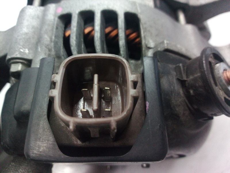 Recambio de alternador para toyota yaris active referencia OEM IAM 270600Y030 270600Y030 270600Y030