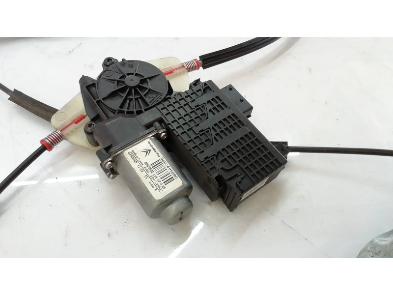 Recambio de elevalunas delantero izquierdo para citroën c4 picasso exclusive referencia OEM IAM 9682495880 9682495880 9682495880