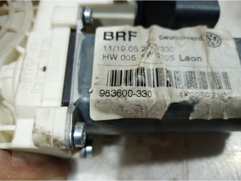 Recambio de elevalunas trasero derecho para seat leon (1p1) reference referencia OEM IAM 983600330 983600330 983600330