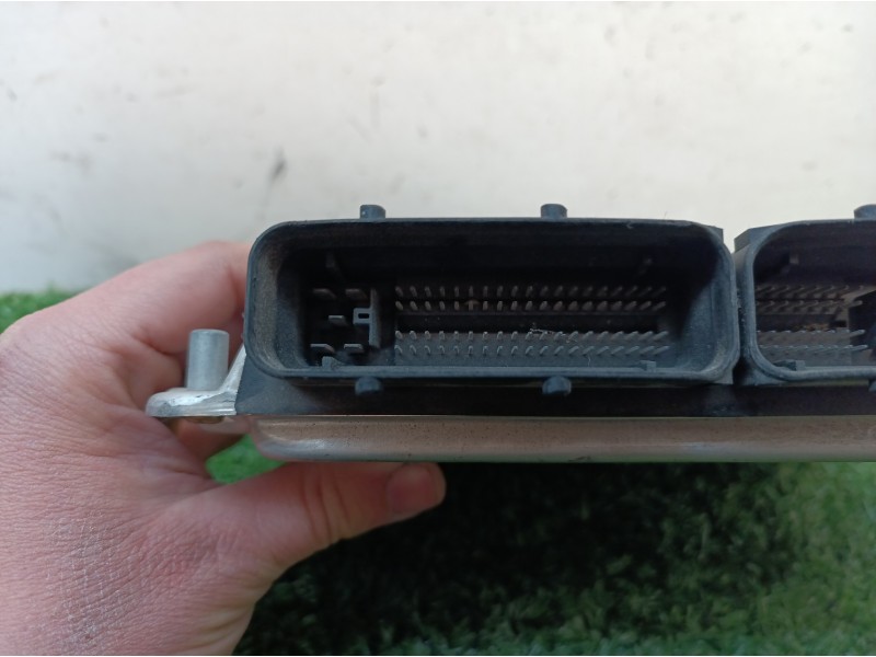 Recambio de centralita motor uce para volkswagen passat berlina (3b3) advance referencia OEM IAM 038906019ER 038906019ER 28SA512