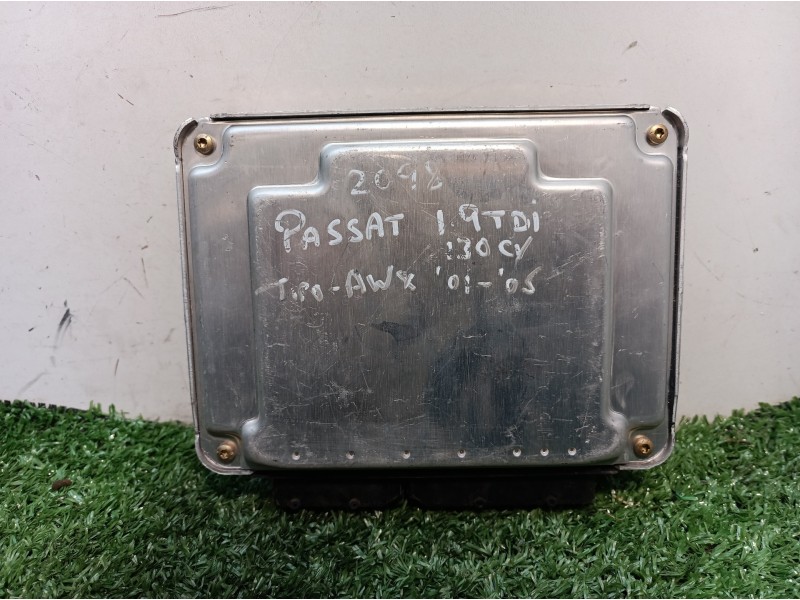 Recambio de centralita motor uce para volkswagen passat berlina (3b3) advance referencia OEM IAM 038906019ER 038906019ER 28SA512