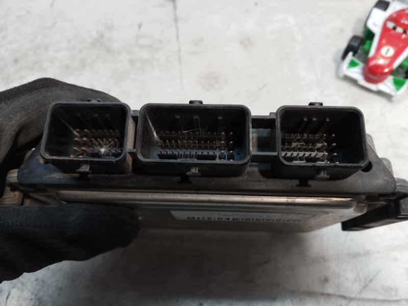 Recambio de centralita motor uce para renault scenic ii authentique referencia OEM IAM 0281011390 8200310863 0281011390