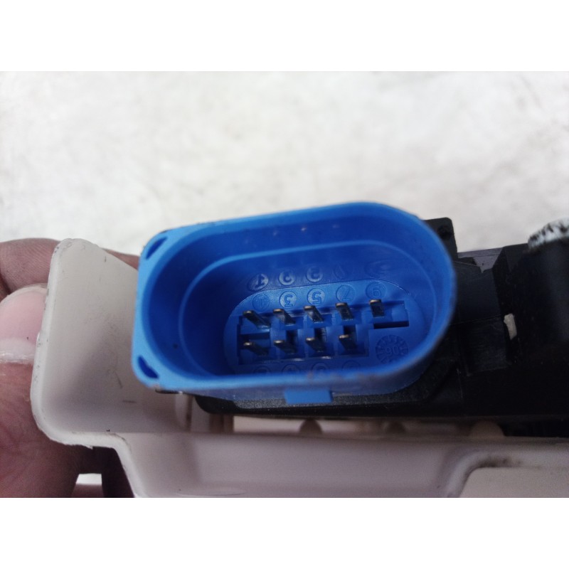 Recambio de cerradura puerta delantera derecha para volkswagen golf v berlina (1k1) trendline referencia OEM IAM 3B1837016CG 3B1