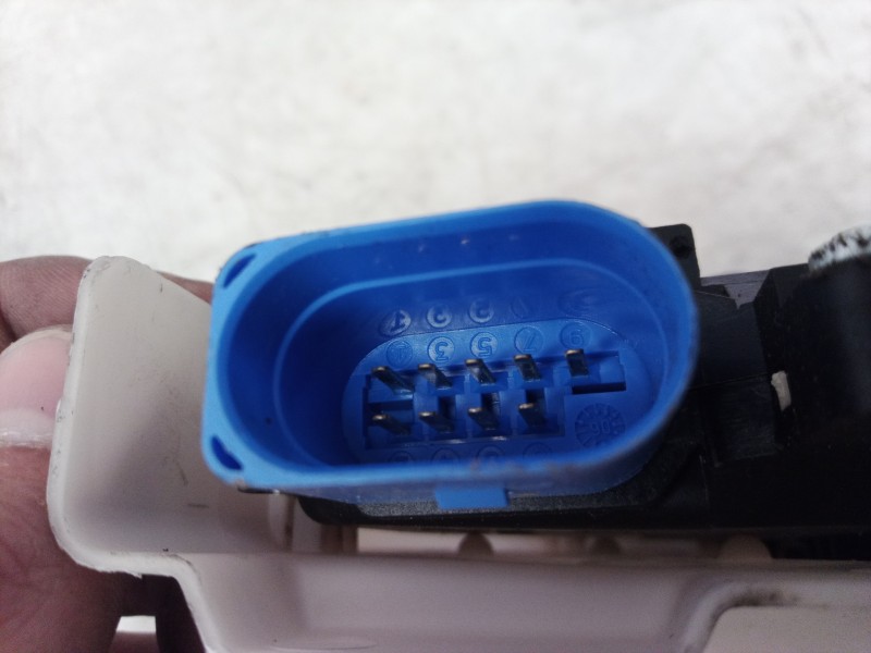 Recambio de cerradura puerta delantera derecha para volkswagen golf v berlina (1k1) trendline referencia OEM IAM 3B1837016CG 3B1